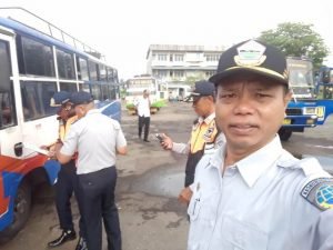 Bus Pontianak ke Malaysia dan Brunei Dihentikan