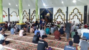 Warga Sekadau Tetap Salat Jumat