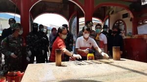 Rumah Ibadah di Singkawang Disemprot Disinfektn