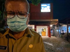 Petugas Dinkes Evakuasi Mayat Ibu Kos ke RSUD Sudarso