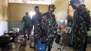 Keahlian Personel Bekang Kodam XII/Tpr Memasak Untuk Warga Terdampak Covid-19