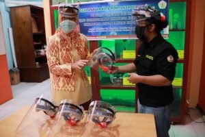 UMKM di Pontianak Dilatih Membuat Face Shield Covid-19