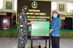Persit KCK Kodam XII/Tpr Bantu Pelindung Wajah Untuk Kubu Raya