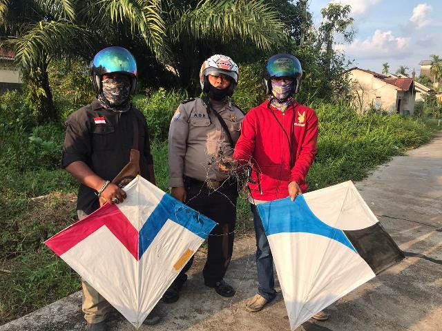 Ditengah Pandemi Covid-19, Layangan Kembali Marak. Jaringan Listrik Padam