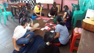 Kreatifitas Anak-anak Panti Asuhan Filipi Menjahit Masker