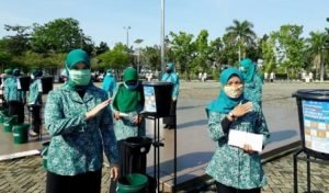 PKK Kubu Raya Bantu Sarana Cuci Tangan dan Telur