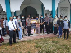 Polres Sanggau Gandeng PFKPM dan OMK Bagikan Sembako