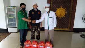 Lagi, Kaum Duafa dan Guru Ngaji Dapat Bantuan Sembako