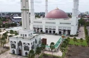 Terapkan Protokol Kesehatan, Masjid Mujahidin Pontianak Gelar Salat Id