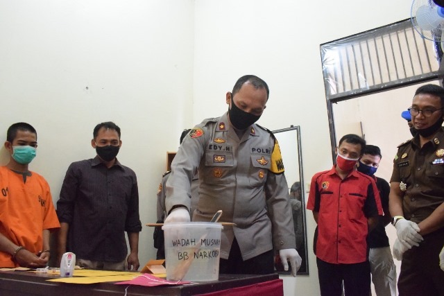 Polres Sekadau Musnahkan 4,76 Gram Sabu