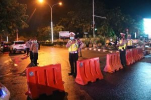 Sejumlah Ruas Jalan di Pontianak Ditutup, Jam Malam Baka Diberlakukan