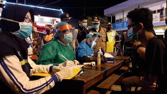 Rapid Test Malam Hari. 136 Orang Dinyatakan Non Reaktif