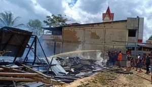 Bangunan Eks Sawmil Kayu di Balai Karangan Terbakar