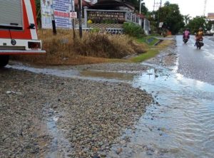 Hujan Gerus Jalan Kini Balu. John: Anggaran Perbaikan Rp5 Miliar