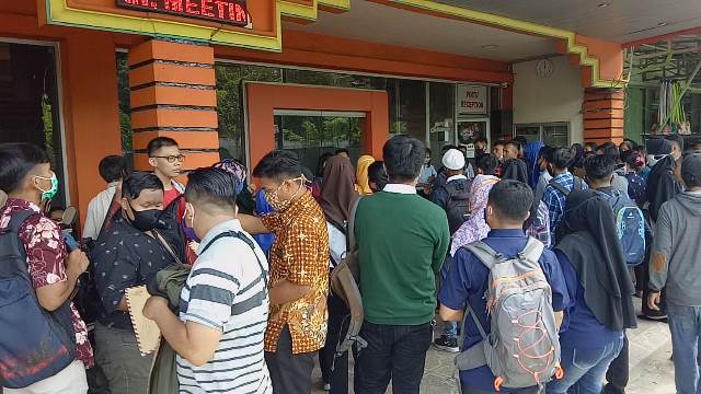 Pembukaan lamaran kerja oleh perusahaan swasta tidak menerapkan protokol kesehatan.