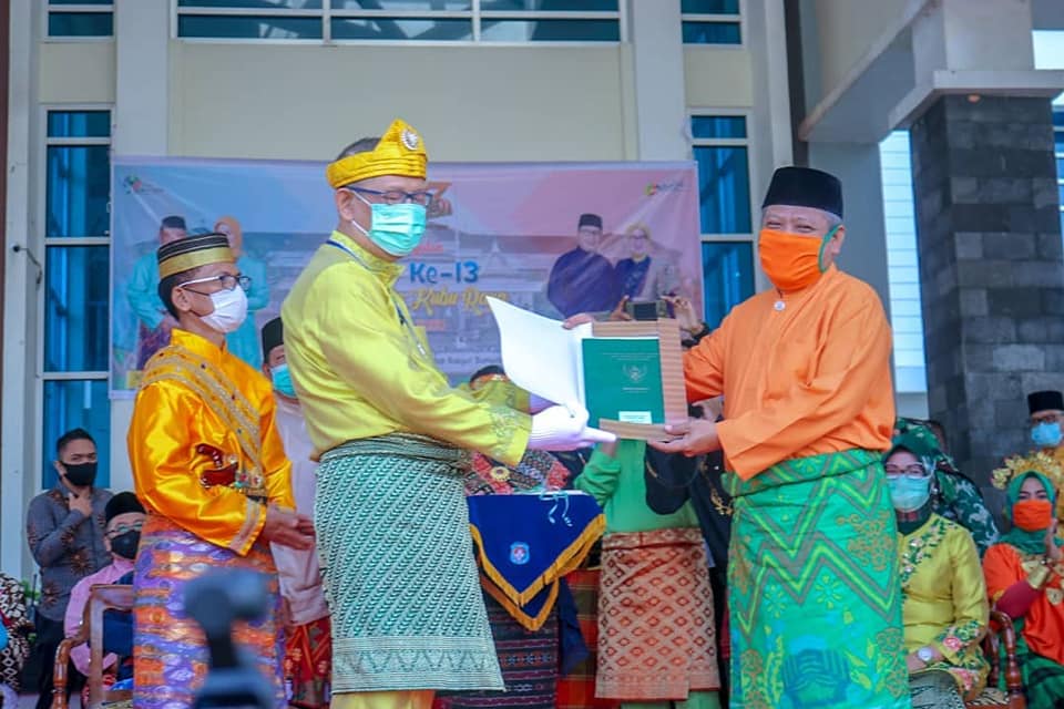 Gubernur Kalbar Sutarmidji saat menghadiri HUT ke-13 Kubu Raya.