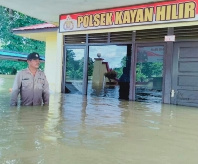 Sejumlah perkantoran di Kayan Hilir terendam banjir diantaranya Mapolsek Kayan Hilir.