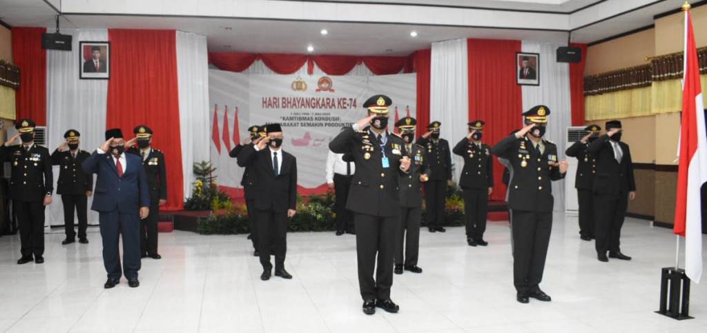 HUT ke-74 Bhayangkara ke-74 diperingati dengan upacara secara virtual di Aula Mapolresta Pontianak Kota