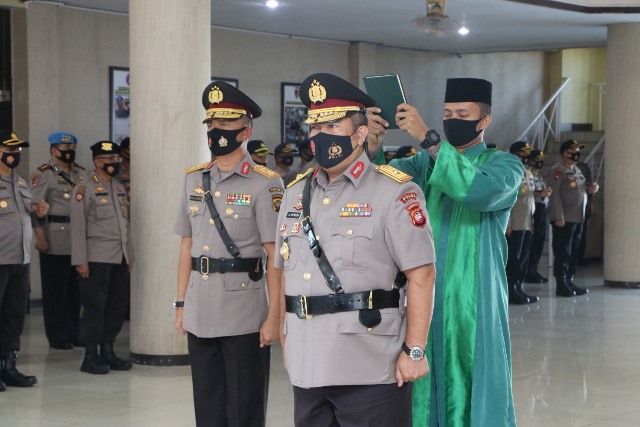 Jabatan Wakil Kepala Polda Kalbar berganti. Dari Brigjen Pol Imam Sugianto kepada Brigjen Pol Asep Safrudin.