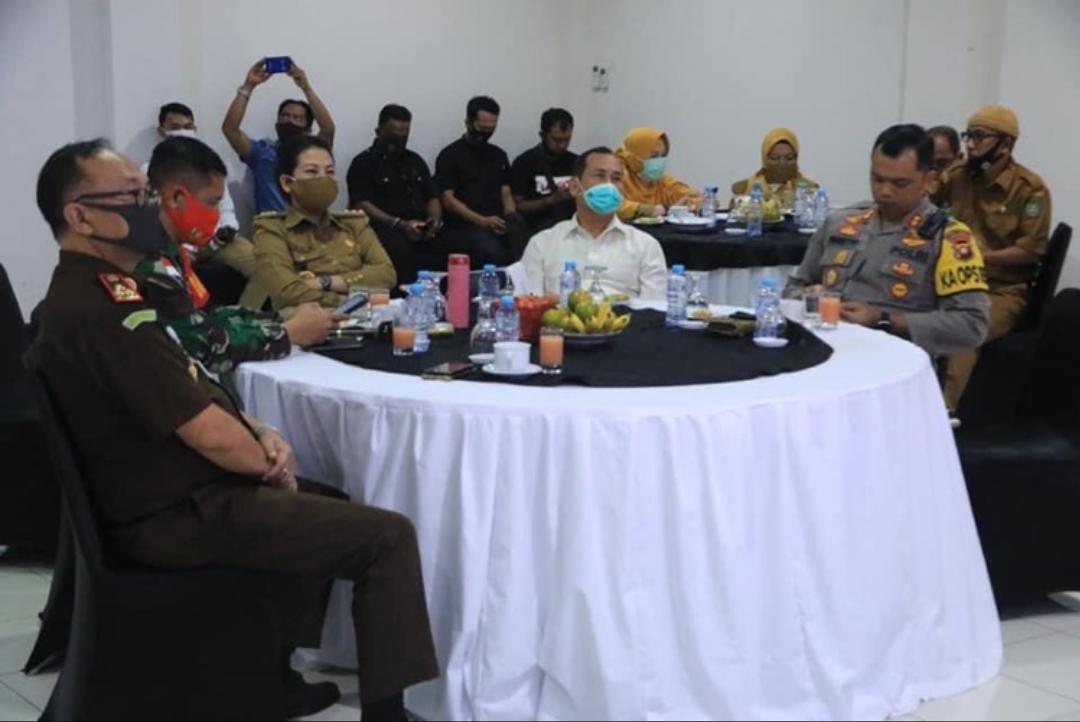 Forkompinda Singkawang saat coffee morning diantaranya membahas tentang penanganan karhutla di Singkawang