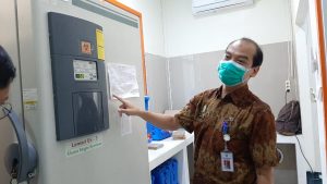 60 Unit Alat Deteksi Cepat Corona di Lab Mikrobiologi