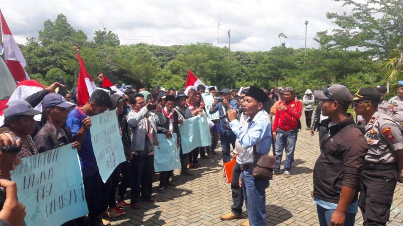 Aksi demo masyarakat waktu lalu berkaitan erat dengan kepemilikan lahan diareal perkebunan sawit. Foto: dok berkatnewstv