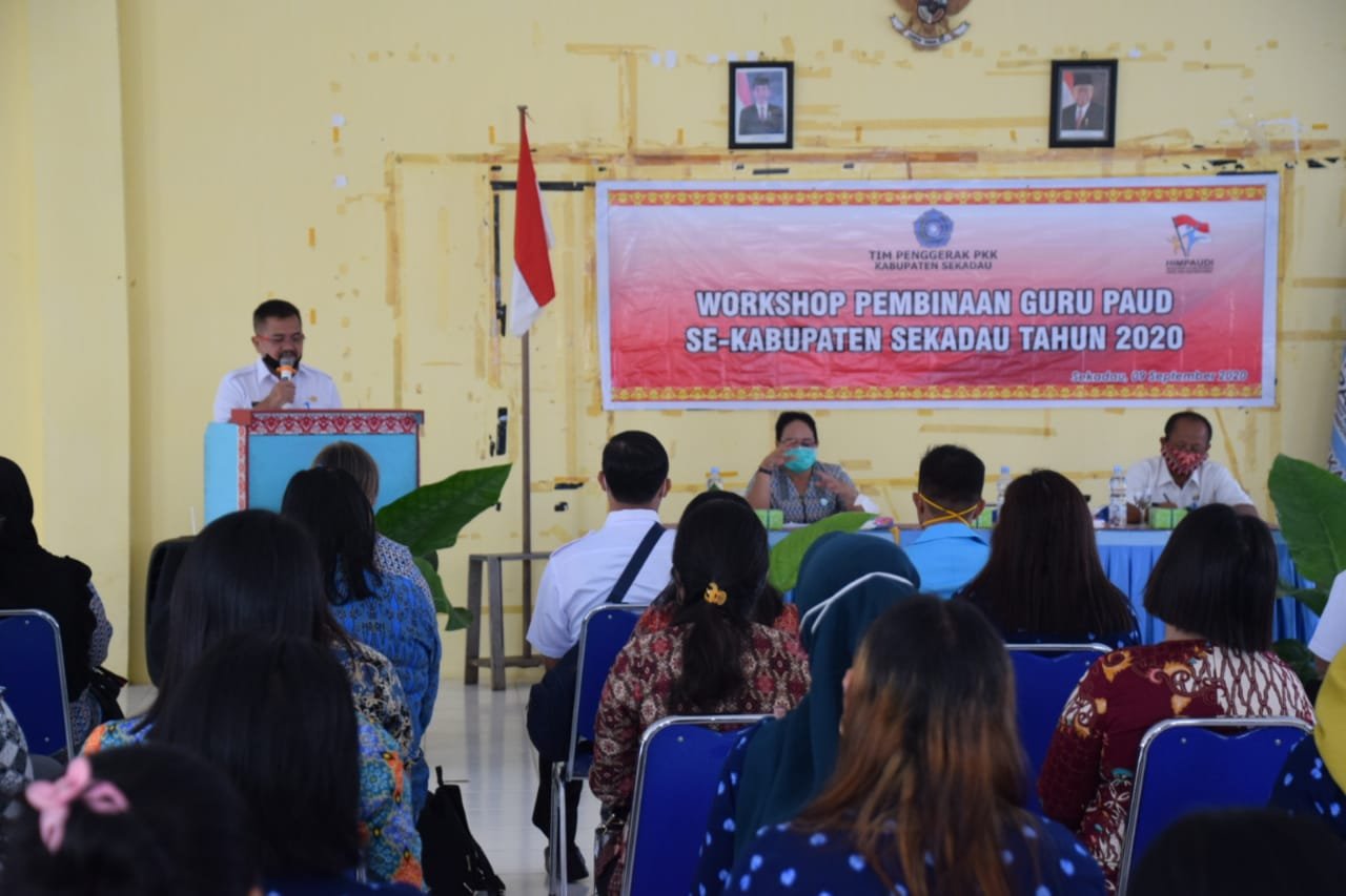 Wakil Bupati Sekadau Aloysius membuka workshop PAUD.