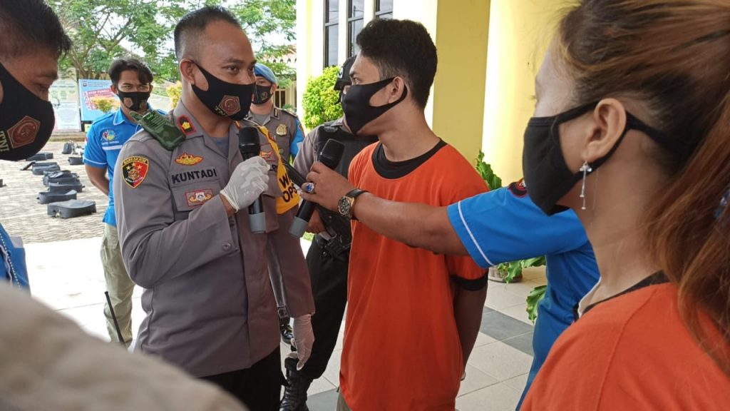 Ekstasi dari Sepasang Kekasih Dimusnahkan