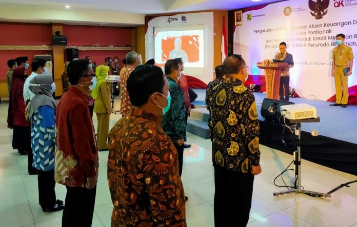 PTK - TPAKD Wali Kota Pontianak Edi Rusdi Kamtono resmi mengukuhkan Tim Percepatan Akses Keuangan Daerah (TPAKD).