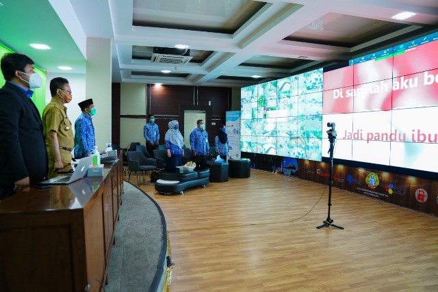 Wali Kota Pontianak membuka Pontianak Virtual Job Fair di Ruang Pontive Center.