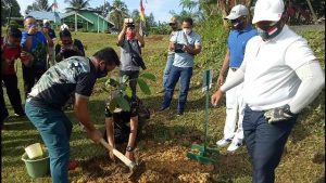 Tanam Pohon Wujudkan Langit Biru Tanpa Asap di Kalbar