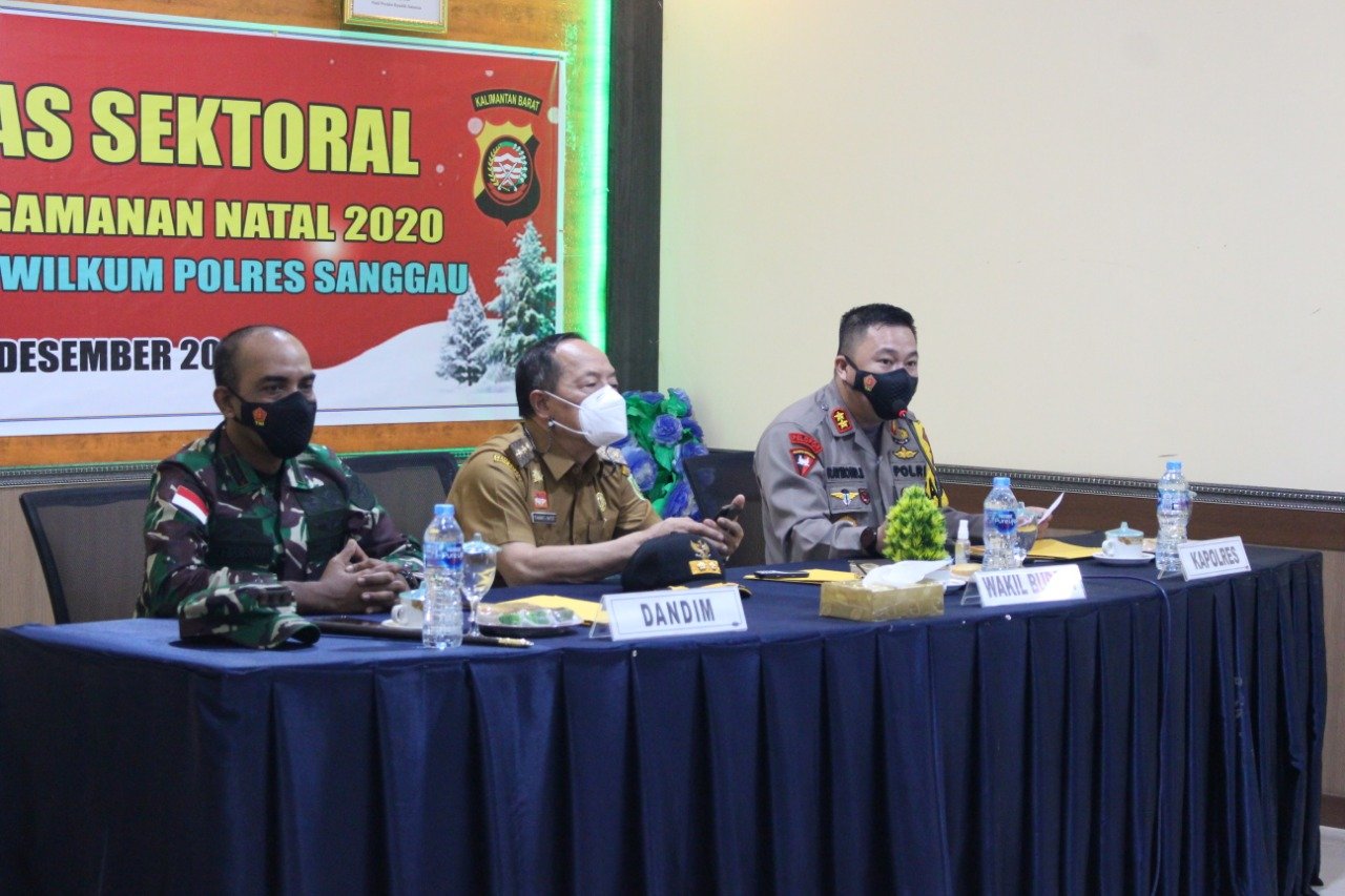 Wakil Bupati, Kapolres dan Dandim saat rakor lintas sektoral persiapan menghadapi natal dan tahun baru.