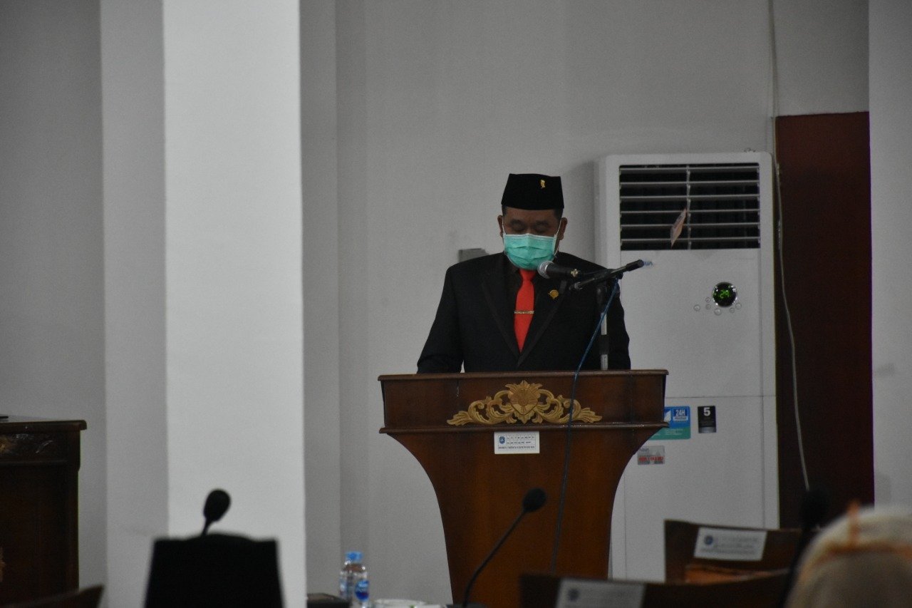 Juru Bicara Fraksi PDIP saat menyampaikan pandangan akhir terhadap Raperda APBD 2021.