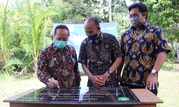 Wakil Bupati Sanggau meresmikan Balai Energi Listrik Tenaga Surya dari Yayasan Berbagi Listrik Jakarta