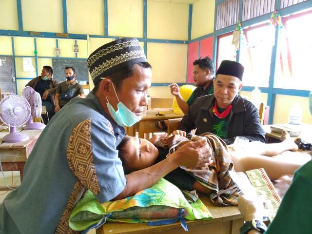 BAZNAS Sanggau menggelar baksos khitanan terhadap 20 anak kurang mampu di Dusun Balai Nanga.