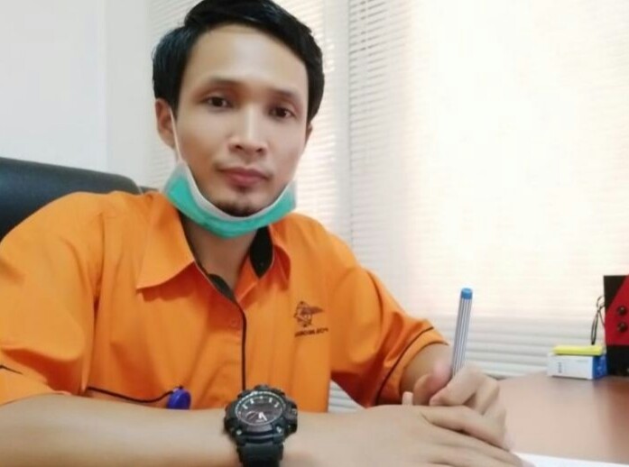 Kepala Kantor Pos Sanggau Ahmad Syarifuddin