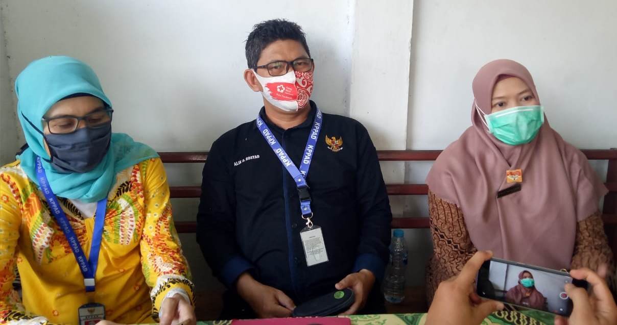 KPPAD Kalbar saat jumpa pers terkait persidangan kejahatan terhadap anak di Pengadilan Negeri Sanggau, Kamis (7/1).