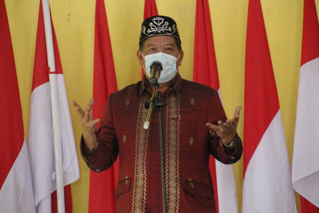 Bupati Sanggau Paolus Hadi