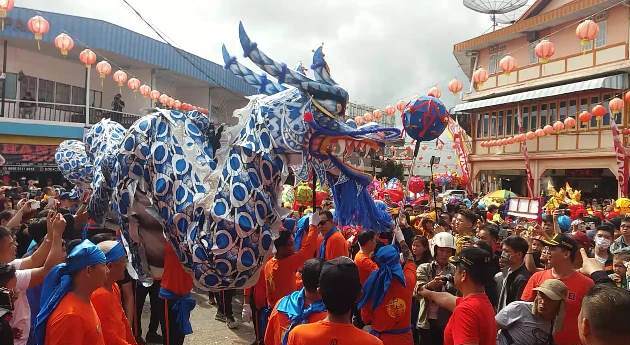 Atraksi Naga memeriahkan perayaan Cap Go Meh tahun lalu di Kota Singkawang. Namun untuk tahun ini ditiadakan lantaran kondisi pandemi covid-19.