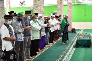 Muda Ikut Salatkan Jenazah Dinda