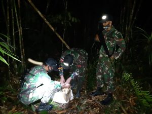 144 Botol Miras Diamankan. Penyelundup Kabur ke Hutan