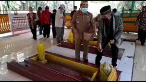 Ziarah ke Makam Raja Sanggau. Ontot: Hormati Pendiri Sanggau