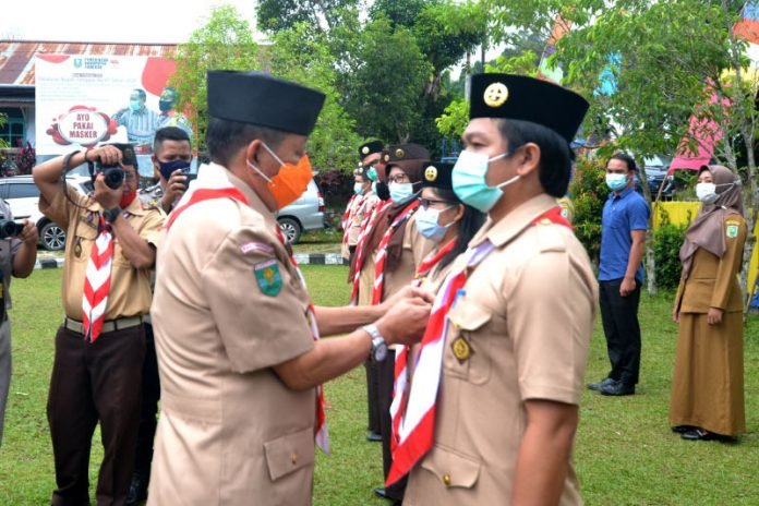 SGG- SAKA PARIWISATA Ketua Kwarcab Gerakan Pramuka Sanggau melantik Saka Pariwisata yang akan membantu mempromosikan pariwisata di Sanggau.