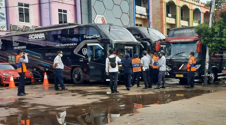 Tim Gabungan Ramp Check Bus ke Malaysia