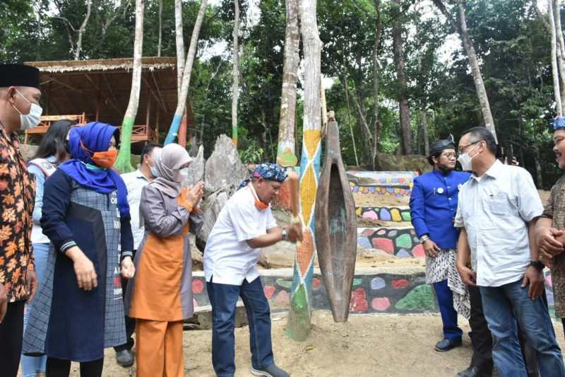 Desa Sui Deras di Kecamatan Teluk Pakedai diresmikan sebagai desa wisata