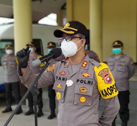 Kapolres Kubu Raya AKBP Yani Permana saat memberikan pengarahan kepada personel untuk pengamanan di bulan suci ramadan.