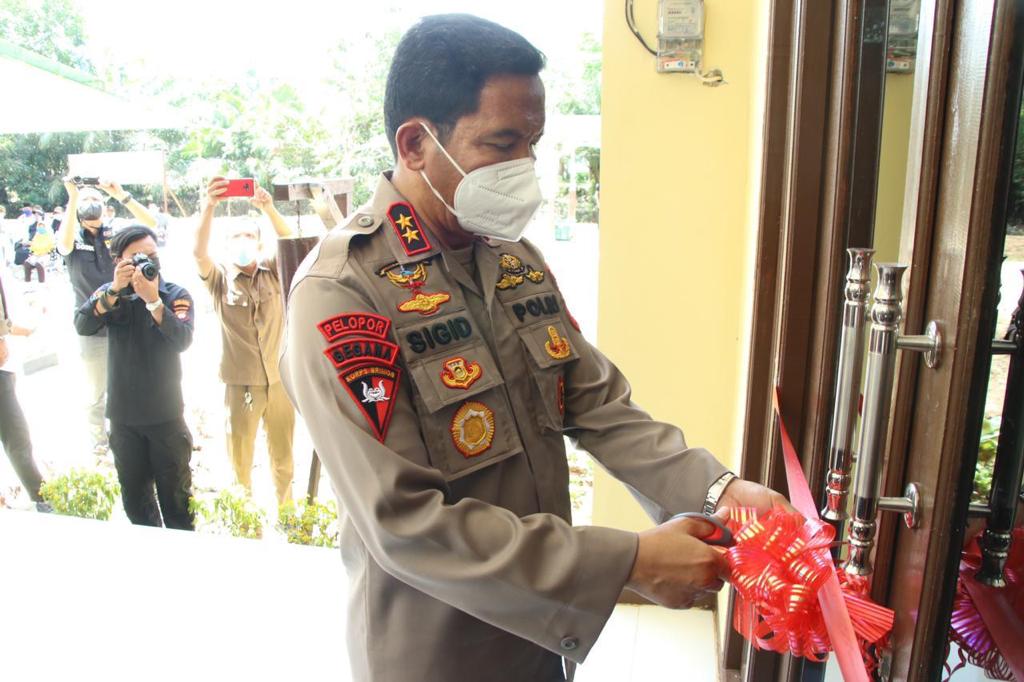 Markas Polsek Terentang di Kabupaten Kubu Raya kembali dibangun. Hanya dalam kurun waktu 15 minggu sudah kembali berdiri dan diresmikan Kapolda Kalbar