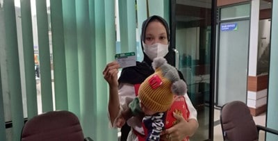 Norma Yunita menggunakan Kartu Indonesia Sehat (KIS) dan tidak panik memikirkan biaya saat persalinan