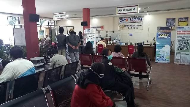 Warga yang melakukan aktifitas pelayanan di MMP terpantau cukup ramai