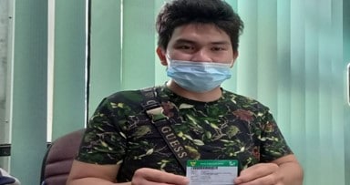 Sumanli (24) salah satu peserta JKN – KIS dari segmen Pekerja Bukan Penerima Upah (PBPU) kelas III atau biasa dikenal dengan peserta mandiri merasa tenang karena biaya melahirkan istrinya telah ditanggung